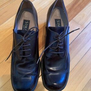 Simards, Italian leather made in Italy, size 7.5, brown chunky heels.
